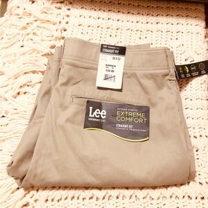 Lee Men's Tan Extreme Comfort Chinos